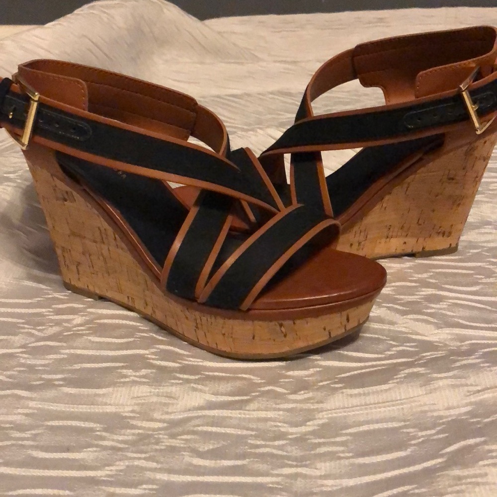*SOLD* New Tommy Hilfiger Wedges size 8